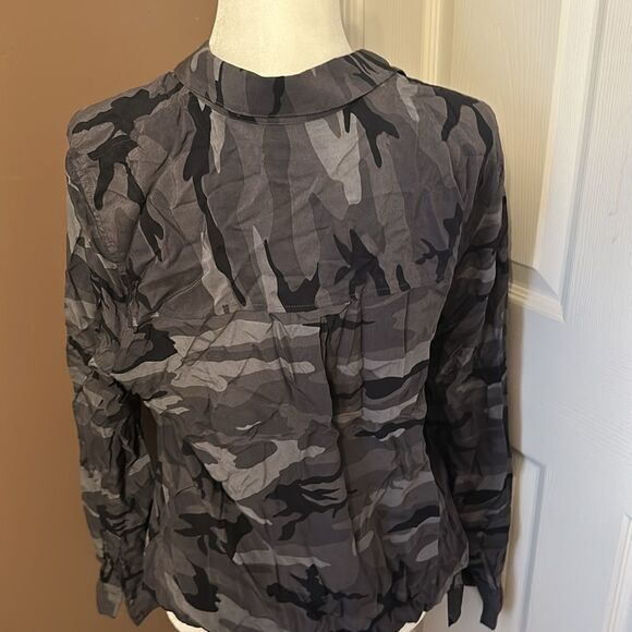 Rails Jordon Camo Button Down Shirt NWOT Size Large - Picture 4 of 6